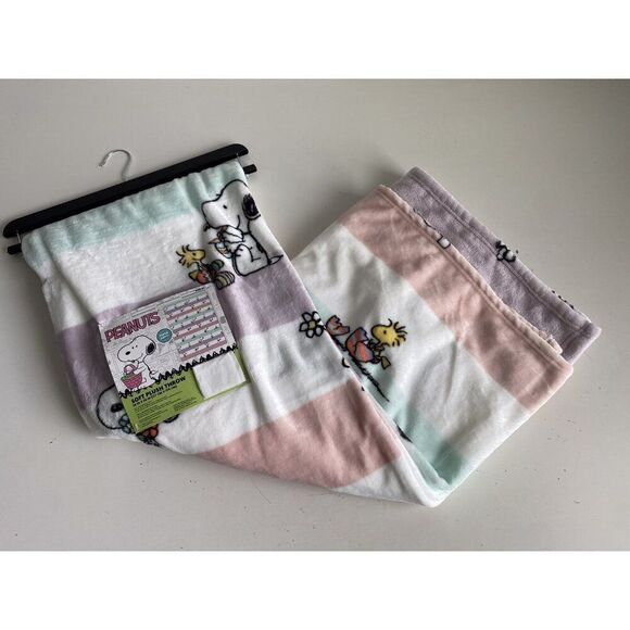 Peanuts Snoopy Woodstock Spring Easter Eggs 50 X 70" Throw Blanket Blue Pink NEW - Picture 2 of 16